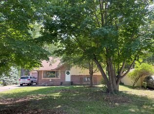 1880 Maryknoll Ave N, Maplewood, MN 55109