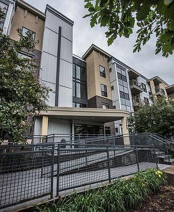 2nd image of 2565 Franklin Ave APT 203