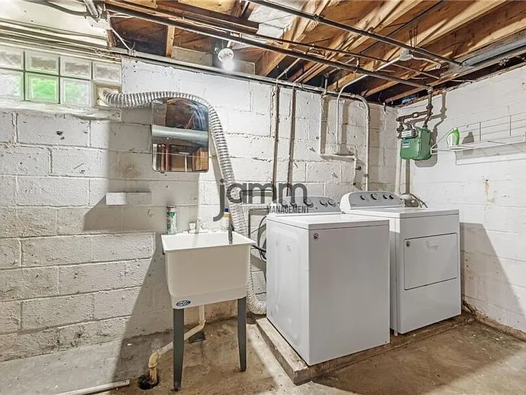 1653 Woodhurst Ave — Photo 27