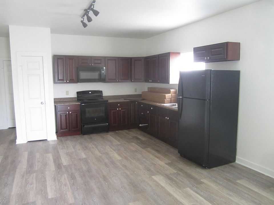 2nd image of 719 S Solomon St APT D