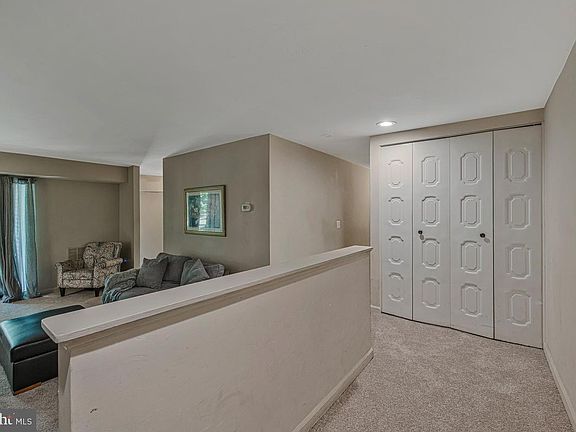 4th image of 15 Silverwood Cir APT 6