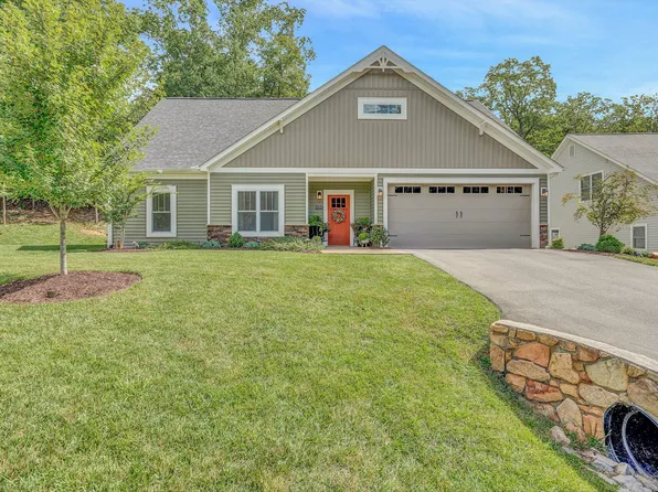 4285 Daugherty Rd, Salem, VA 24153