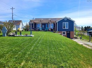83 South St, Lockeport, NS B0T 1L0
