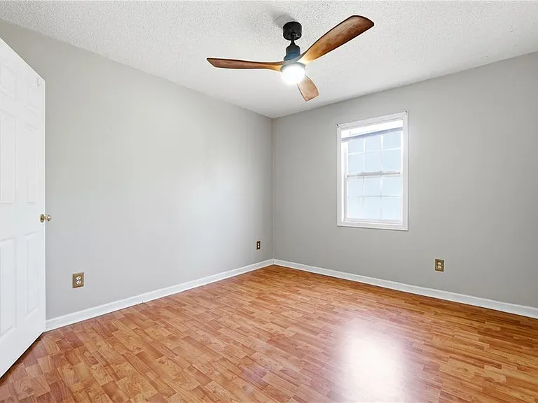 186 Franklin Ct — Photo 15