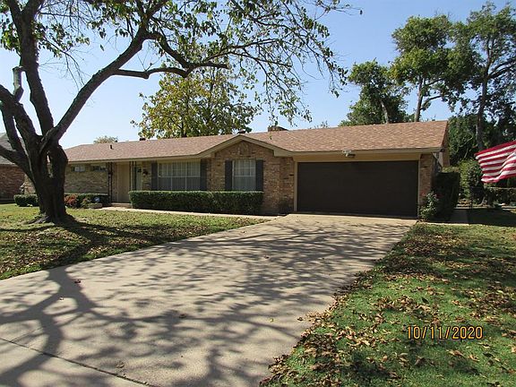 3rd image of 105 N Casa Grande Cir