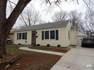 837 SW Plass Ave, Topeka, KS 66606