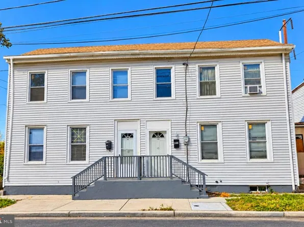 146 Ferry St, Trenton, NJ 08611
