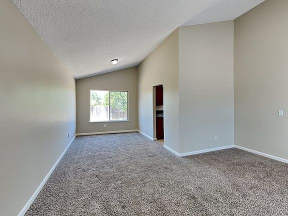 5th image of 3120 Redwood Pkwy