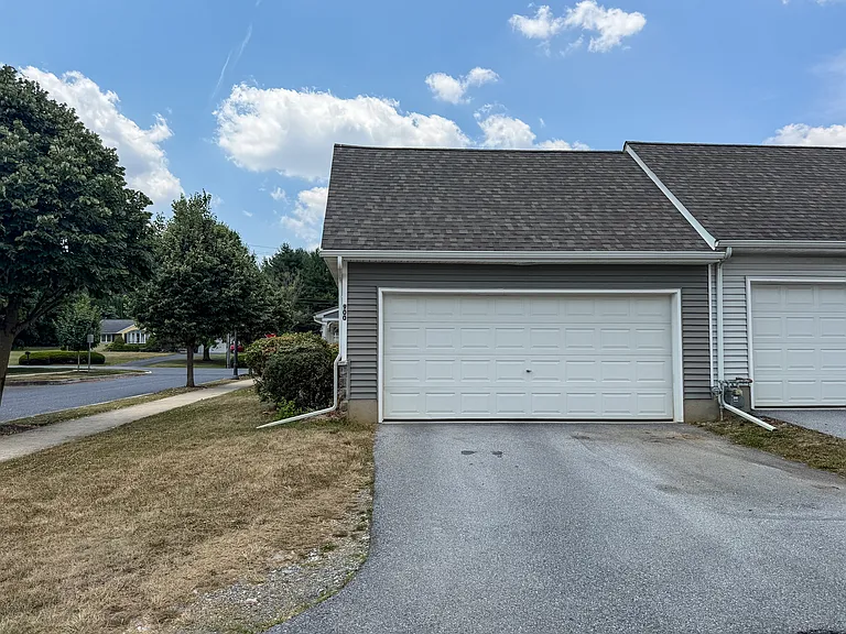 900 Cadwell Ln — Photo 36
