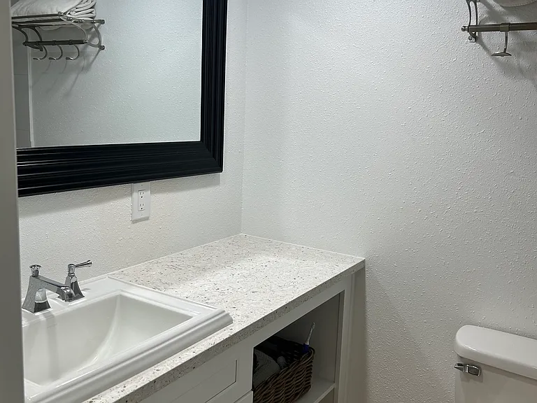 4720 Locust St NE #119 — Photo 8