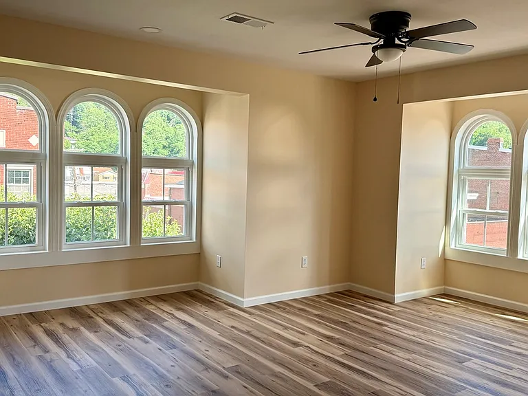 701 Charles St #B — Photo 11