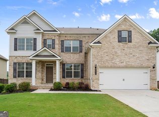 5575 Mirror Lake Dr, Cumming, GA