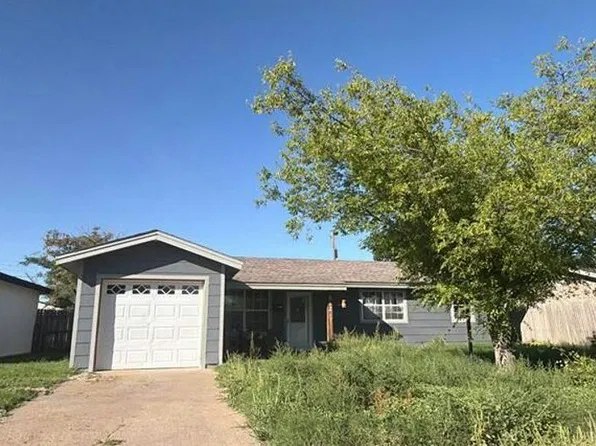912 W 25th St, Plainview, TX 79072