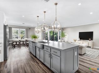 900 Chamberlin Rd, Dale, TX 78616