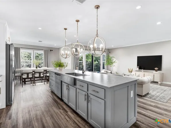 900 Chamberlin Rd, Dale, TX 78616