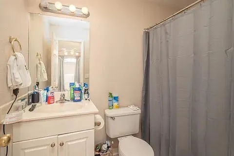 923 Saint Andrews Ln — Photo 13