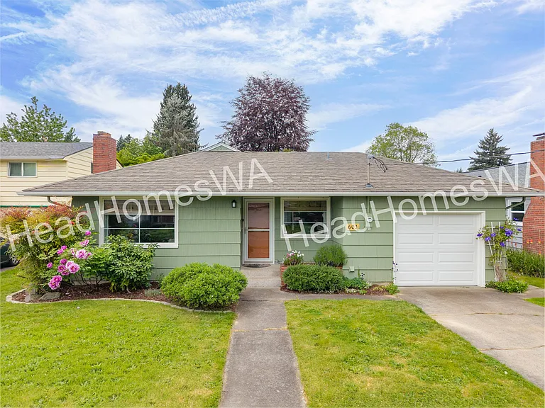 603 Turner St NE — Photo 1
