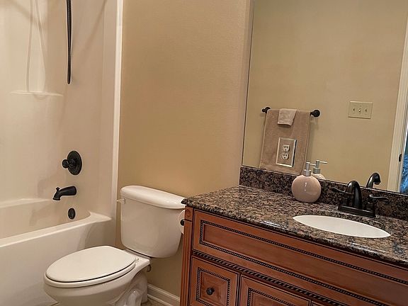 4th image of 1206 Willow Cir