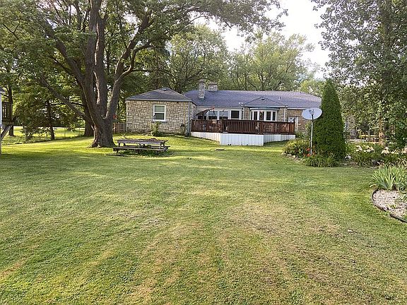3rd image of 17745 W Oak Ave