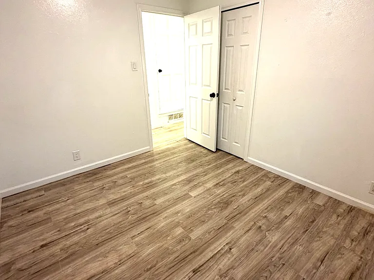 65 Somerset Ter — Photo 12