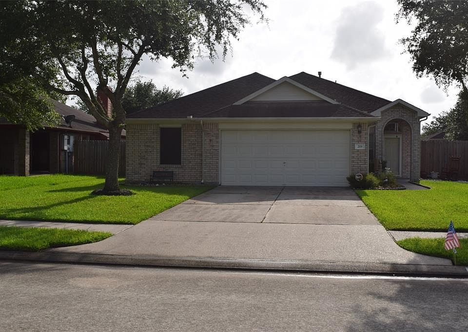 1st image of 219 Silverbrook Ln