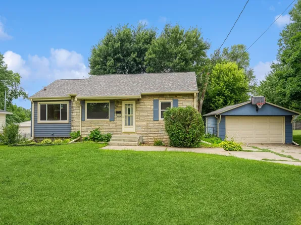 3220 59th St, Des Moines, IA 50322