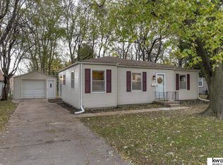 1027 N 77th Ave, Omaha, NE 68114
