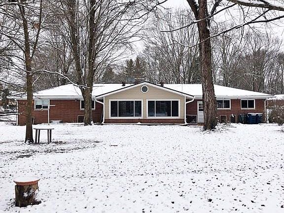 2nd image of 484 Moorewood Cir