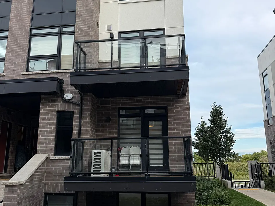 1581 Rose Way #123