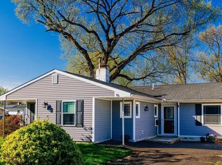 35 Mimosa Ln, Levittown, PA