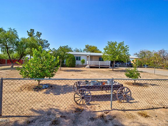 3rd image of 17955 W HOPI Drive