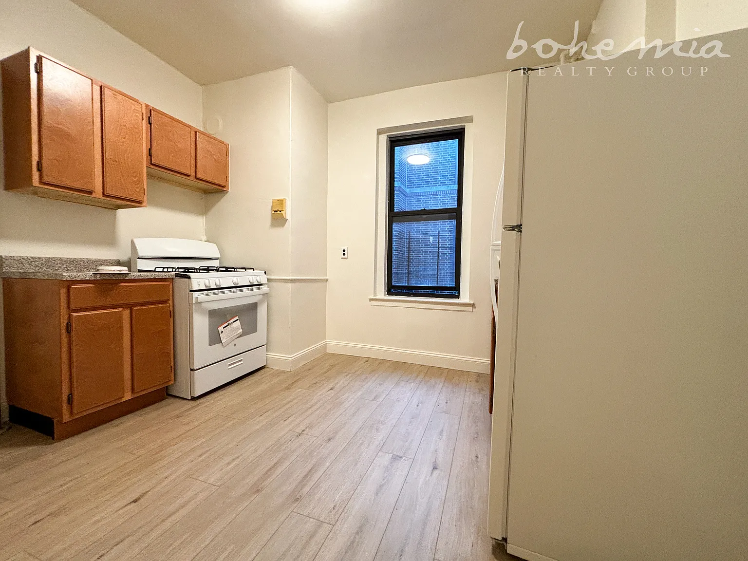 557 Academy Street — Photo 2
