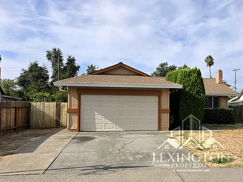 3232 Scotland Dr Photo 1