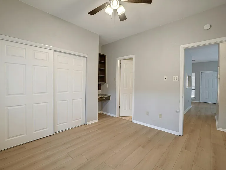 908 Poplar St #103 — Photo 13