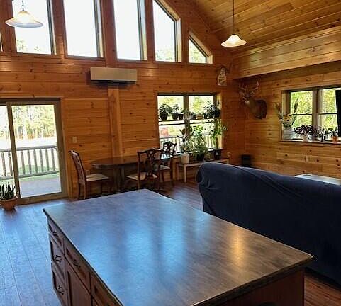 2nd image of 30 Lakeview Pines Lane