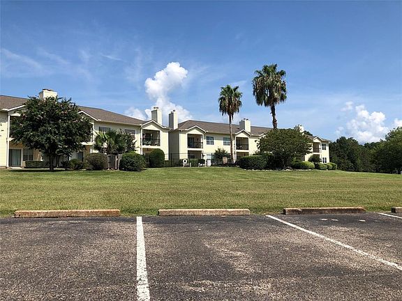 2nd image of 12565 Melville Dr Unit 213