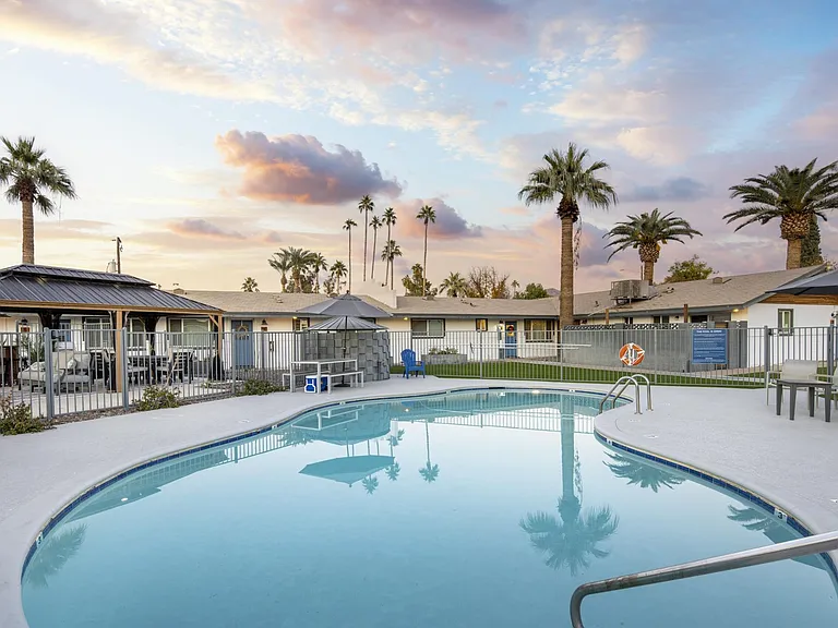 Modern patio home, pet friendly resort living in Arcadia at Urban Falls. — Photo 8