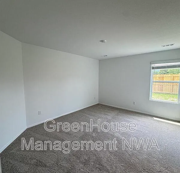 2637 E Gila Way — Photo 18