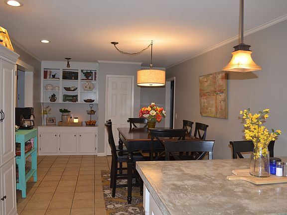 4th image of 108 Green Arrow St