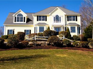 23 Longbrook Dr, Cumberland, RI 02864