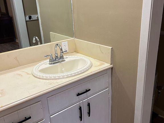 3rd image of 1109 Shasta Dr Unit 2