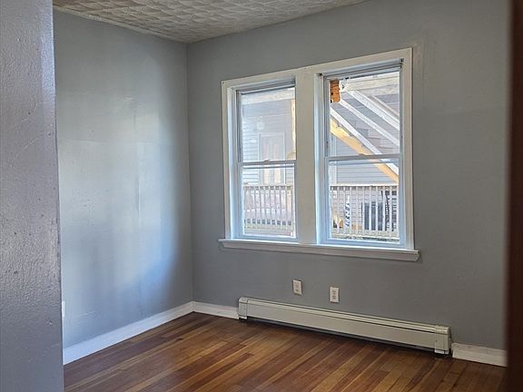 4th image of 151 Salem St #1