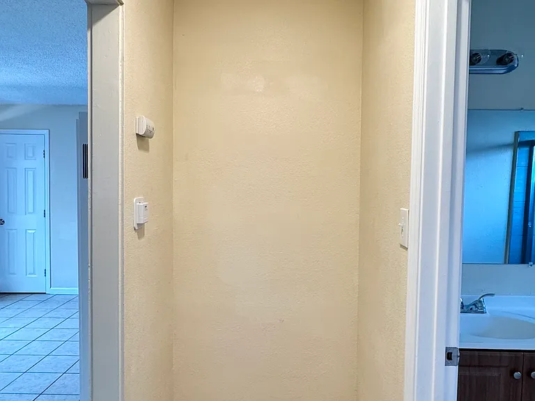 127 E Louise St #3 — Photo 7