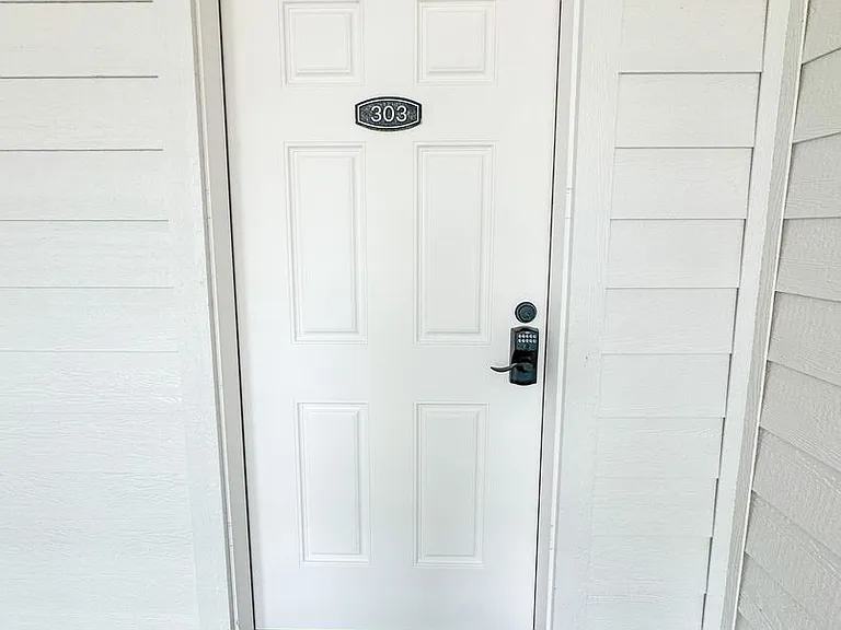 981 Covey Run Rd #303 — Photo 14