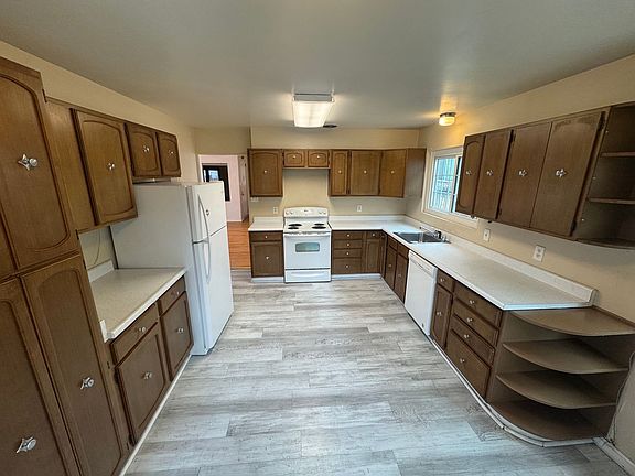 5th image of 625 Plumas St