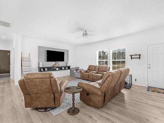 4th image of 145 Hidden Hills Rd