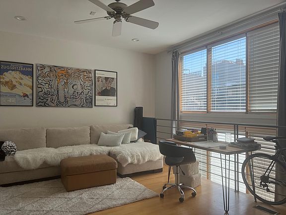5th image of 1048 N Paulina St APT 1