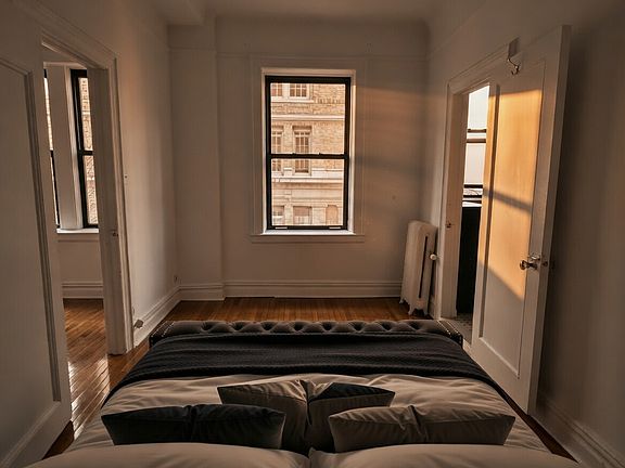 2nd image of 52 Irving Pl #43