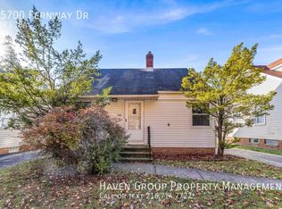 15700 Fernway Dr, Maple Heights, OH 44137