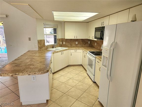 5th image of 1822 NW 8th Pl